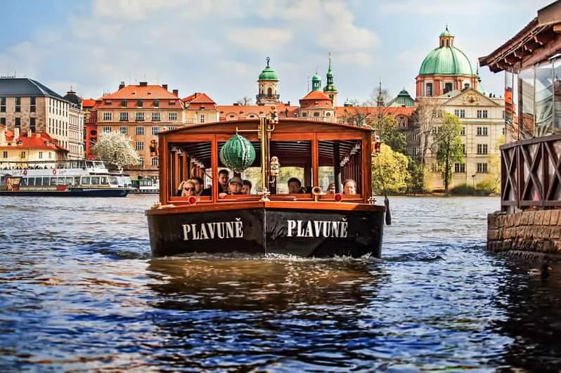 Prague Historical River Tour with Drinks