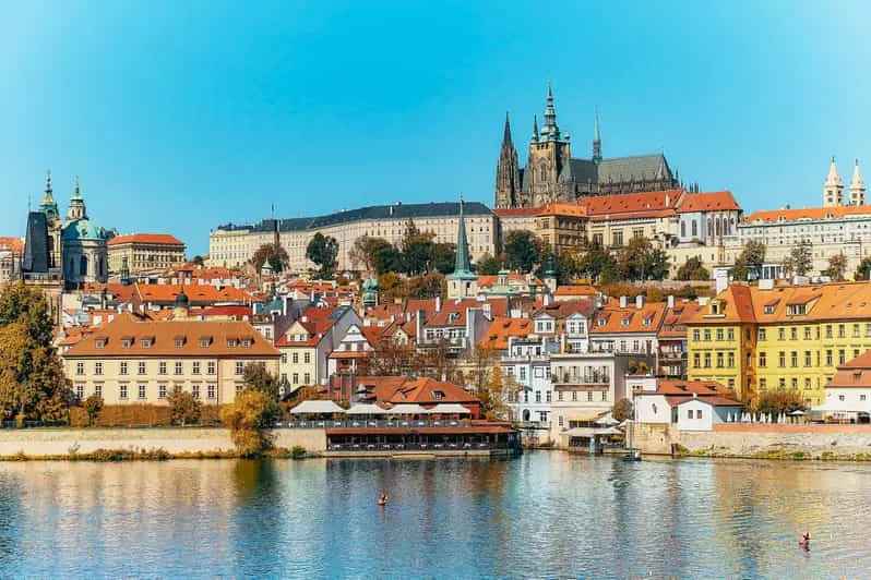Prague Historical River Tour with Drinks
