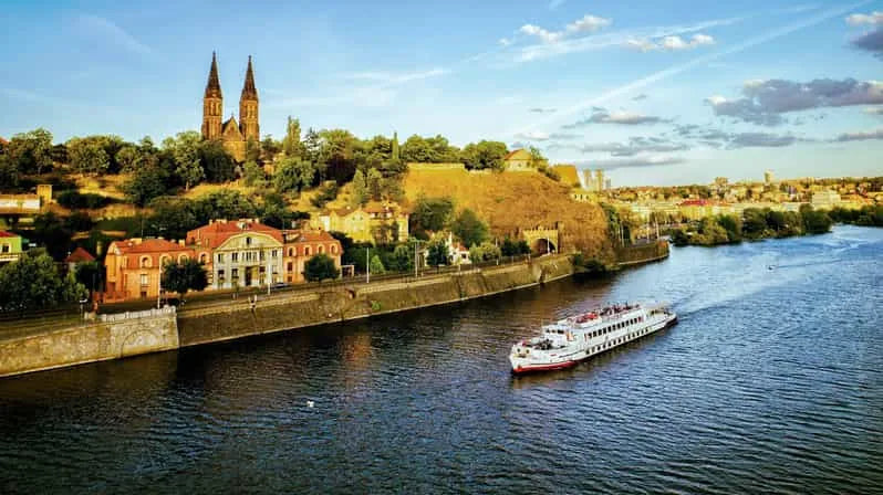 Prag Gece Turu, Açık Büfe Akşam Yemeği ve Canlı Müzik ile