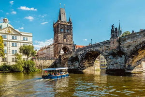 Prag'da Şeytan Kanalı'na Gezi Teknesi