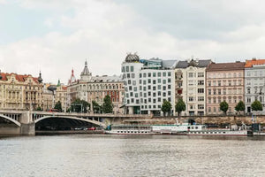 Prag Vltava Nehri Cam Bot Görünümleri ile Öğle Yemeği Turu