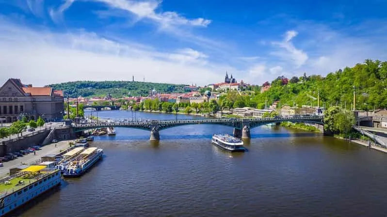 Prag Vltava Nehri Manzara Günü Turu ile Sesli Rehber