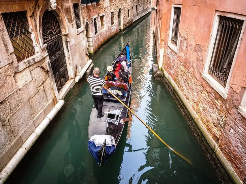 Private Venice Gondola Ride Featuring Scenic Views of the Canal-Facing Palazzos