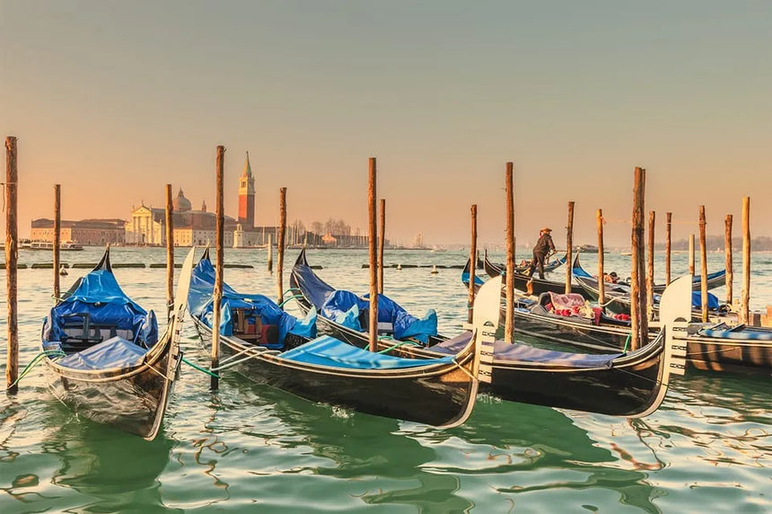 Private Venice Gondola Ride with Exclusive Group Experience