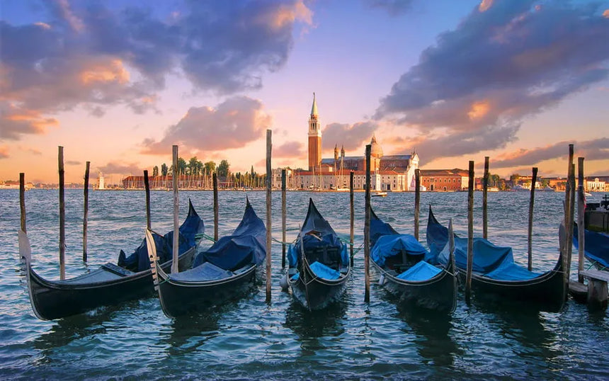 Private Venice Gondola Ride with Exclusive Group Experience