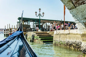 Private Venice Gondola Ride with Stunning Venice Landmarks