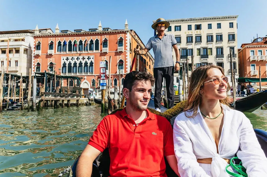 Private Venice Gondola Ride with Stunning Venice Landmarks