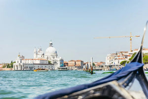 Private Venice Gondola Ride with Stunning Venice Landmarks