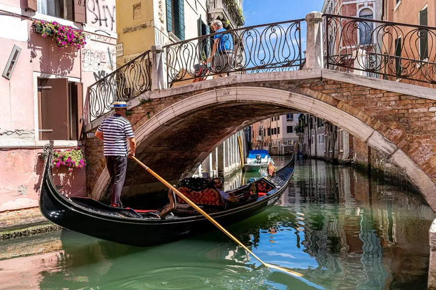 Venice Gondola Ride with Grand Canal and Live Commentary