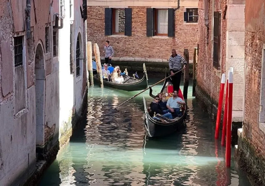 Venice Gondola Ride with Grand Canal and Live Commentary