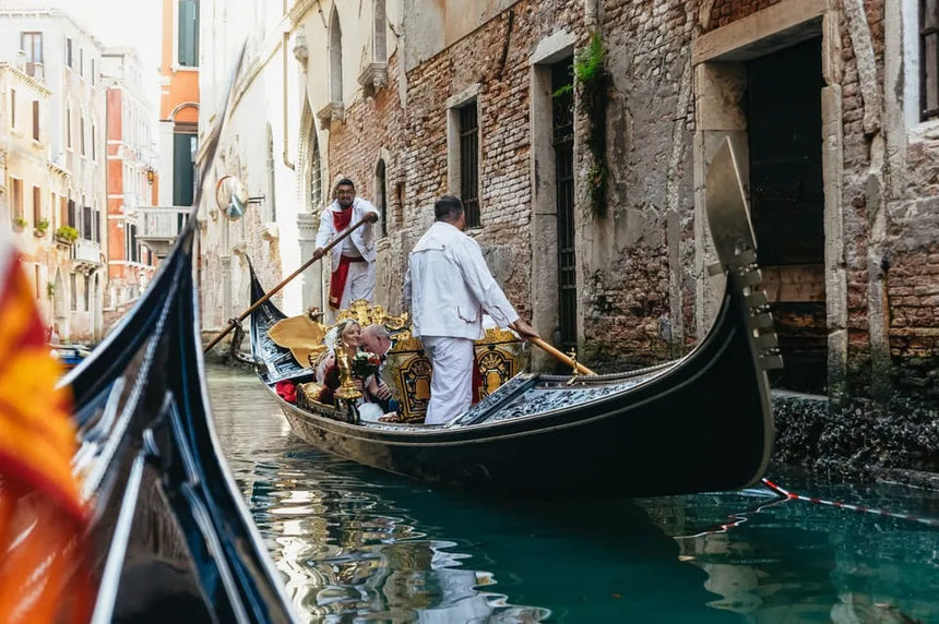 Venice Gondola Ride with In-App Commentary and Virtual Tour