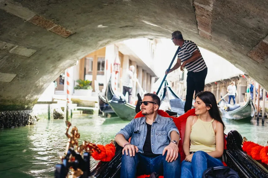 Venice Gondola Ride with In-App Commentary and Virtual Tour