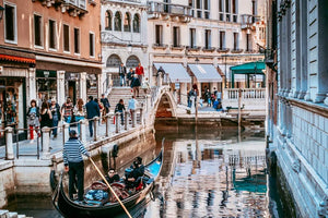 Venice Gondola Tour with Romantic Serenade by Local Musicians