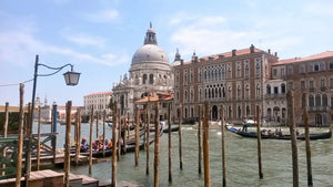 Venice Gondola Tour with Romantic Serenade by Local Musicians