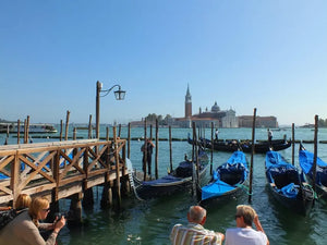 Venice Gondola Tour with Romantic Serenade by Local Musicians