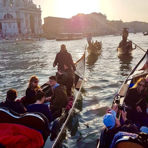 Venice Gondola Tour with Romantic Serenade by Local Musicians