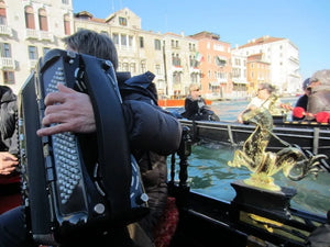 Venice Gondola Tour with Romantic Serenade by Local Musicians