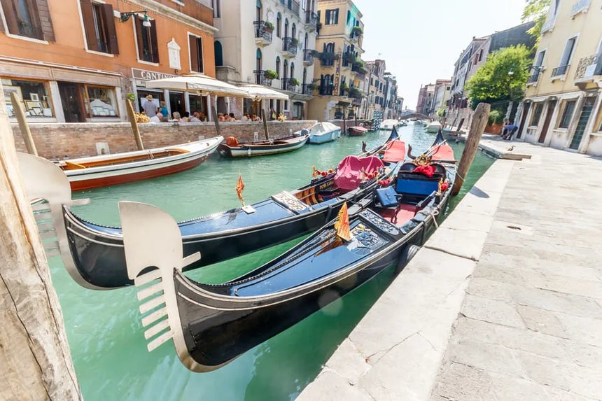 Venice Traditional Gondola Ride Featuring Grand Canal and Landmarks