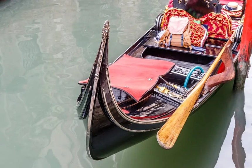 Venice Traditional Gondola Ride Featuring Grand Canal and Landmarks